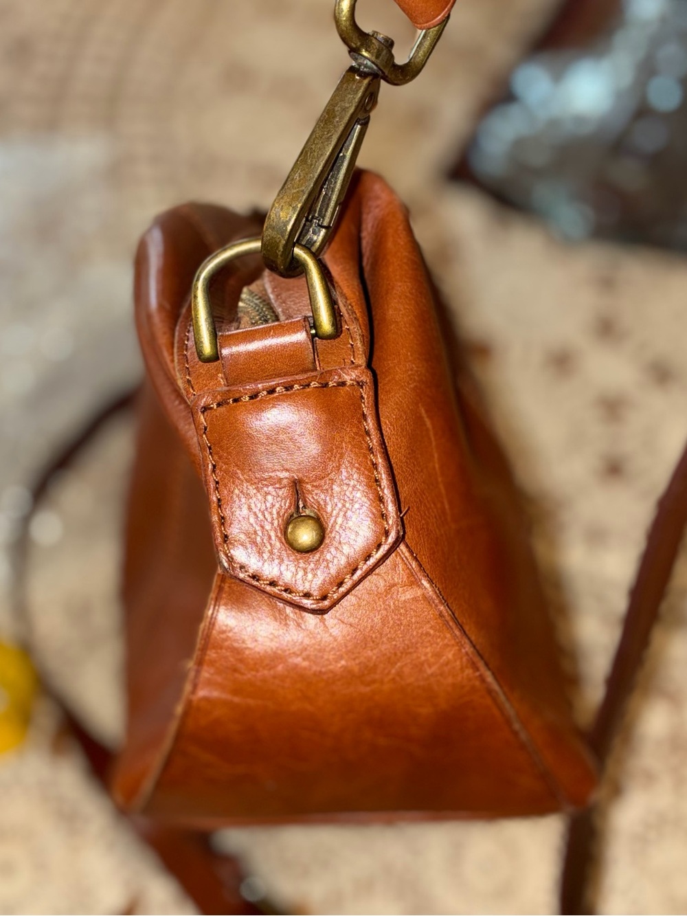 Madewell Glasgow Cognac Leather Crossbody Doctor's Bag - Picture 16 of 16